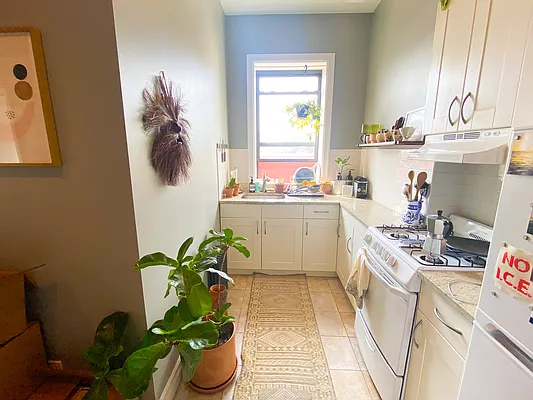 Rented by Sidewalk Realty LLC | media 6