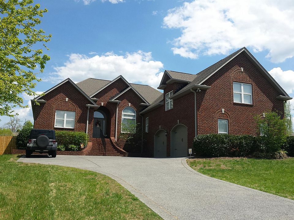 1st image of 311 Lexington Dr