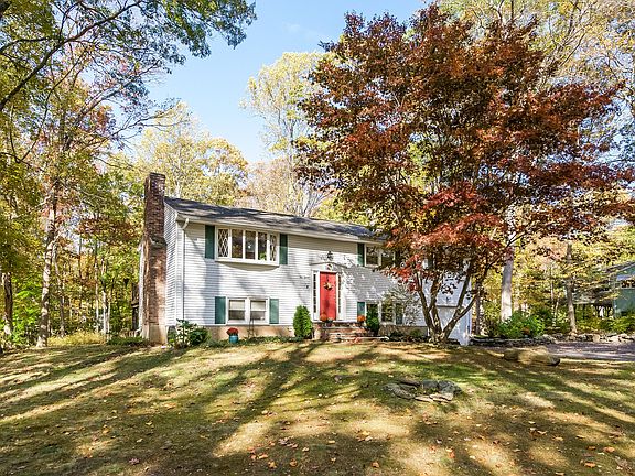 Front of 115 Murray Lane