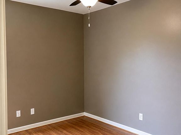 3rd image of 908 Meriweather Dr