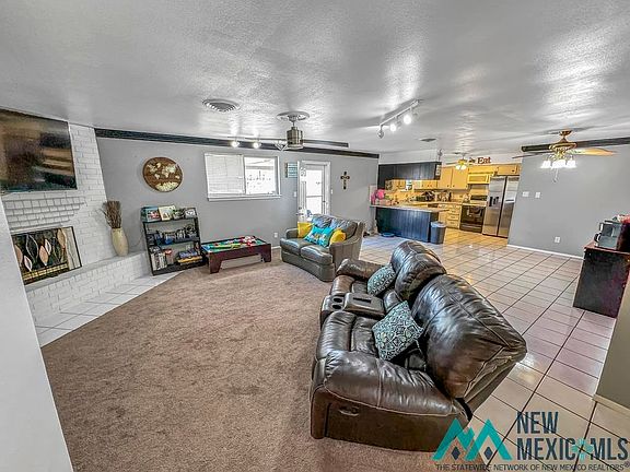 5th image of 308 E Aspen St
