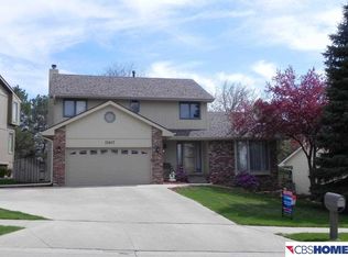 15617 Nottingham Dr, Omaha, NE 68118