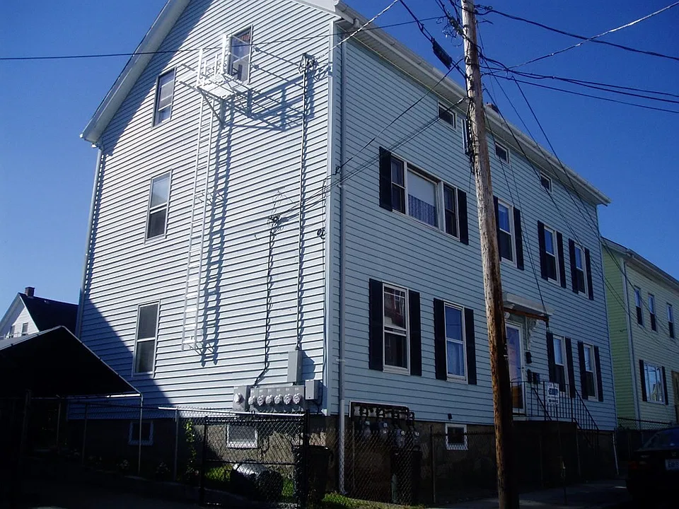 23 Brow St #1E