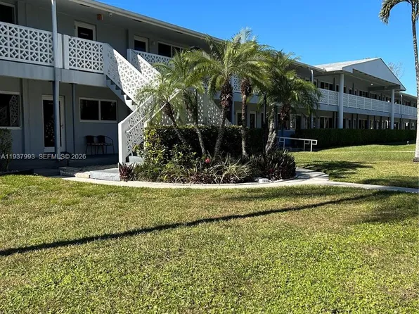 600 E Layne Blvd #220, Hallandale, FL 33009