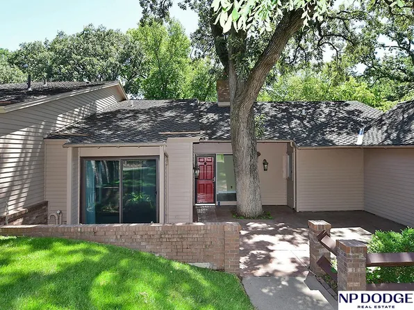1032 S 112th Plz, Omaha, NE 68154