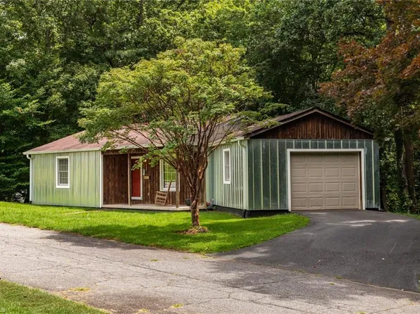 607 W Pine Cir, Wilkesboro, NC 28697