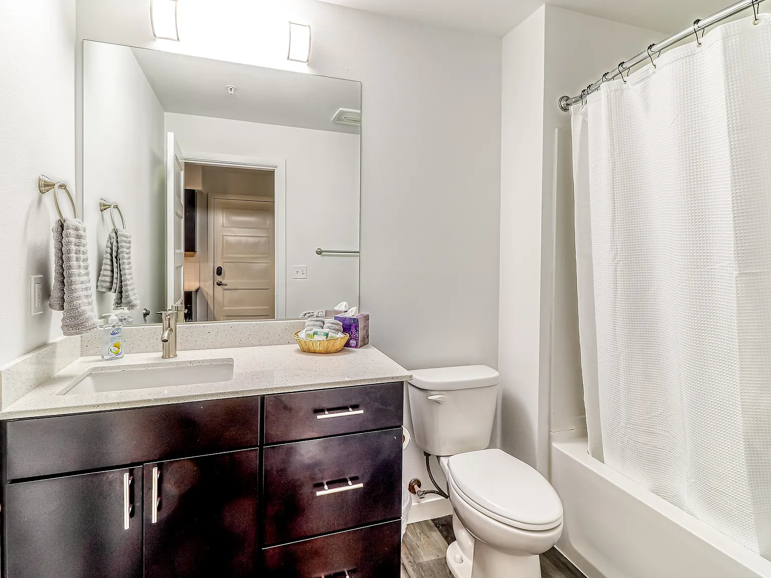 Studio, 650 sqft, $1,800 — Photo 4