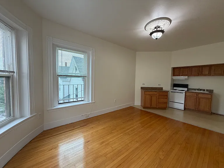62 Vinal Ave — Photo 5