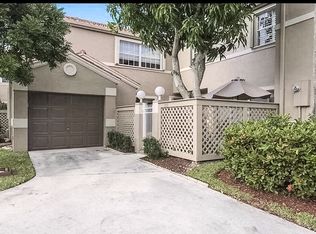 11033 Chandler Dr, Hollywood, FL 33026