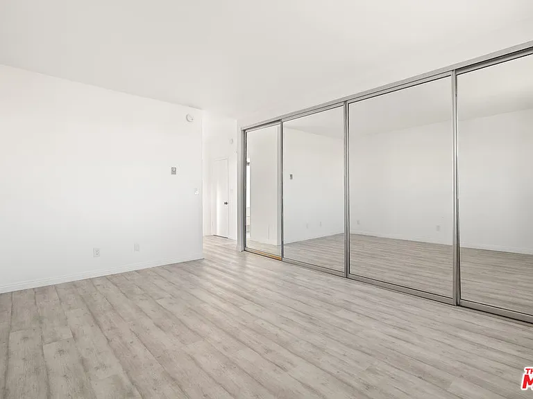 900 Euclid St #404 — Photo 11