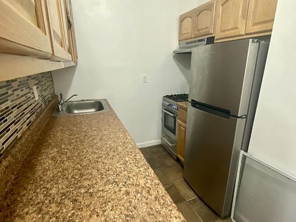 4th image of 50 Washington Ave #2A