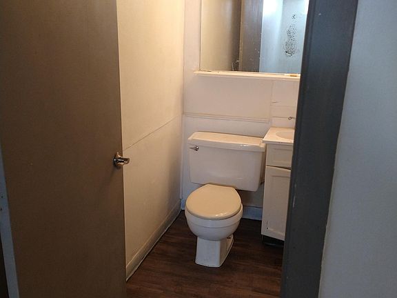 5th image of 448 W 9th St