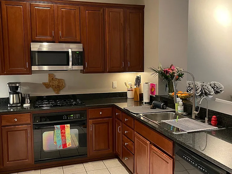 4411 McKinney Ave #33 — Photo 6