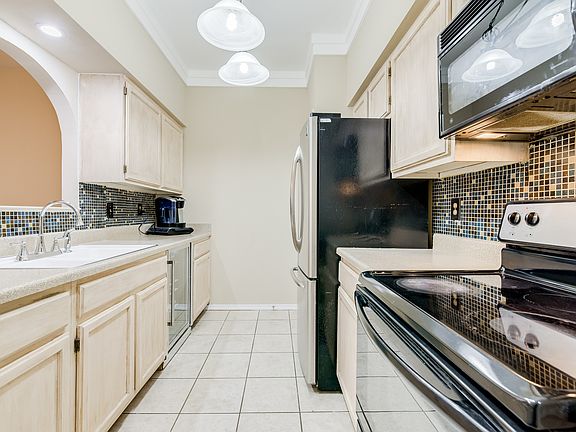 2nd image of 17585 Red Oak Dr #7585