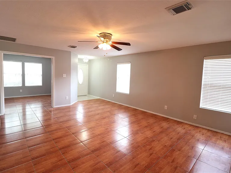 811 Slate Valley Ln — Photo 3