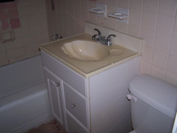 5th image of 10517 N Otis Ave