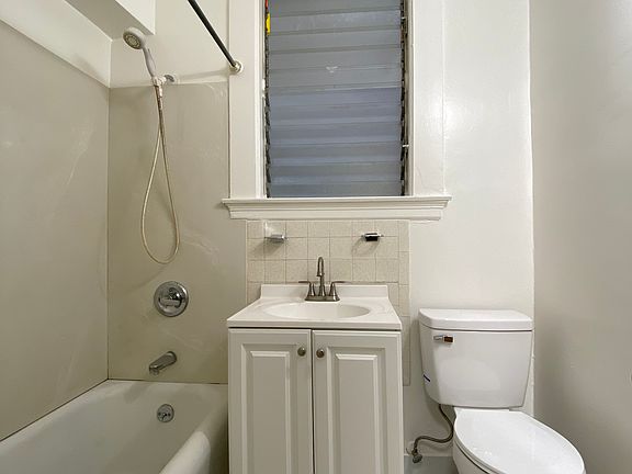 4th image of 887 Bush St APT 410