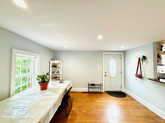 4th image of 41 Carls Place #41