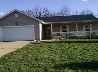711 Oakwood St, Harrisonville, MO 64701