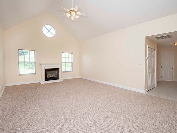 3rd image of 2601 Knob Creek Ln