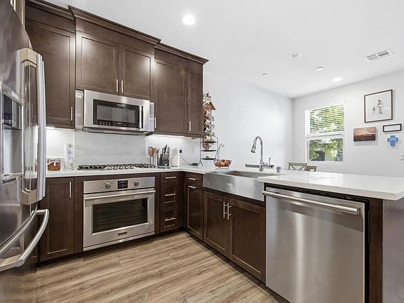 5th image of 2117 Solara Ln