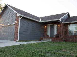 1622 S Smithmoor Ct, Wichita, KS 67207