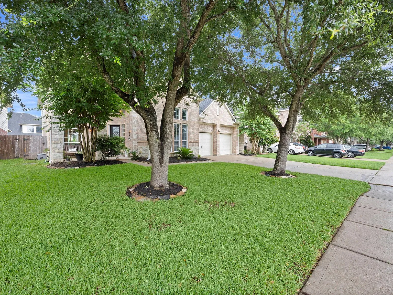 4 bed, 3.5 bath, 3468 sqft, $3,400 — Photo 2