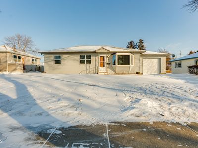1823 Ryan Dr, Bismarck, ND, 58501