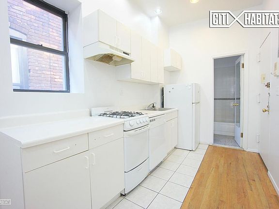 3rd image of 709 9th Ave APT 3FS