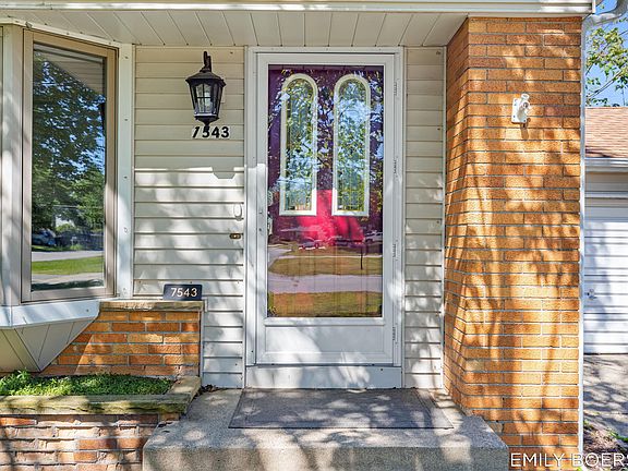 5th image of 7543 Walnut Ave