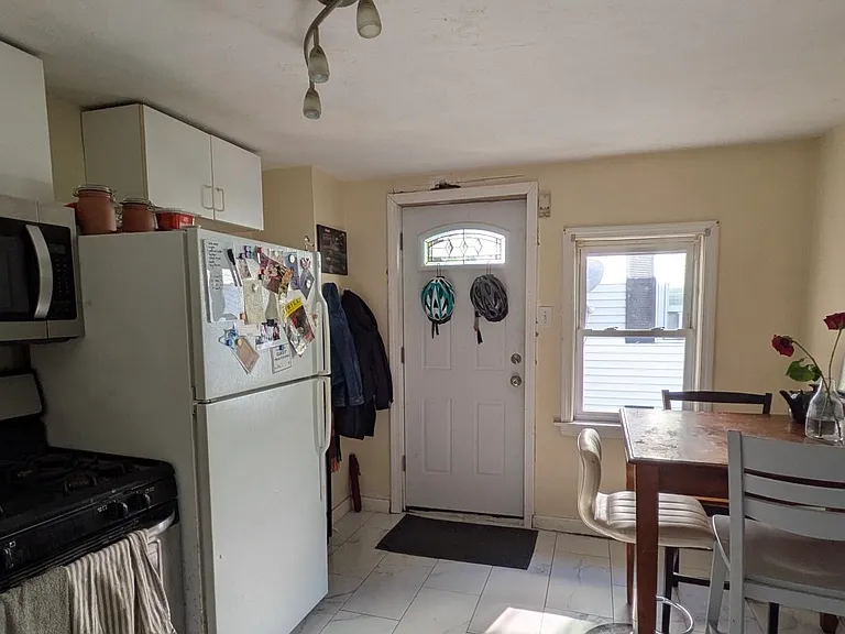 40 Bristol St #2 — Photo 6