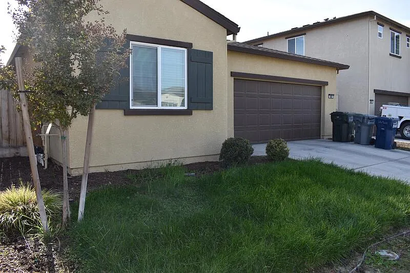 4 bed, 2.0 bath, 1564 sqft, $2,150 — Photo 3