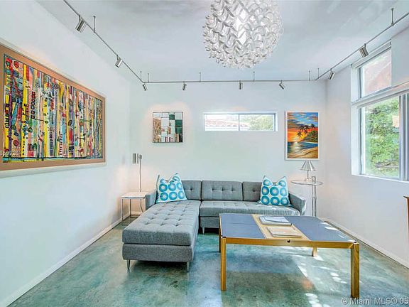5th image of 734 Michigan Ave APT 1