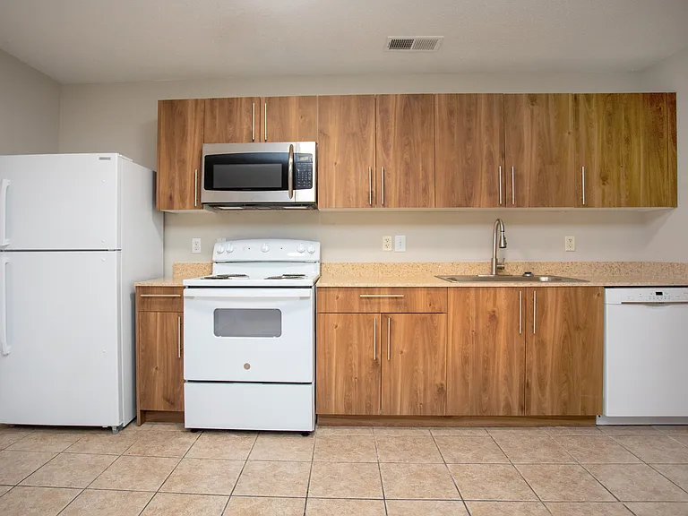 Capital Luxury Condominiums — Photo 24