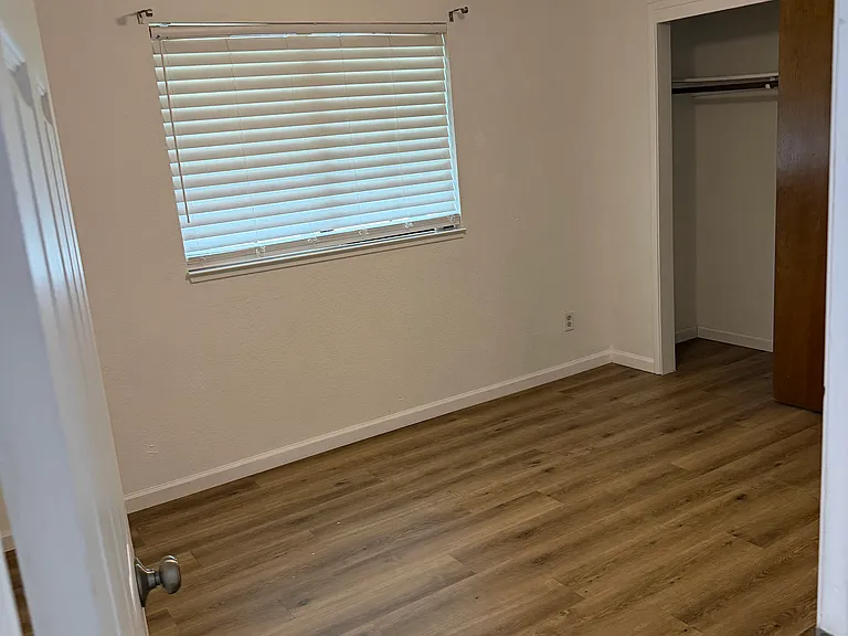 1636 Montclair Dr — Photo 15