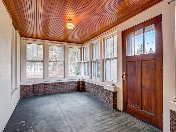 2nd image of 531 Summit Ave