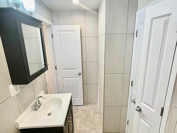 4th image of 24 Rogers Ave #4G
