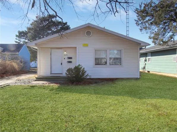 1622 12th St, Charleston, IL 61920