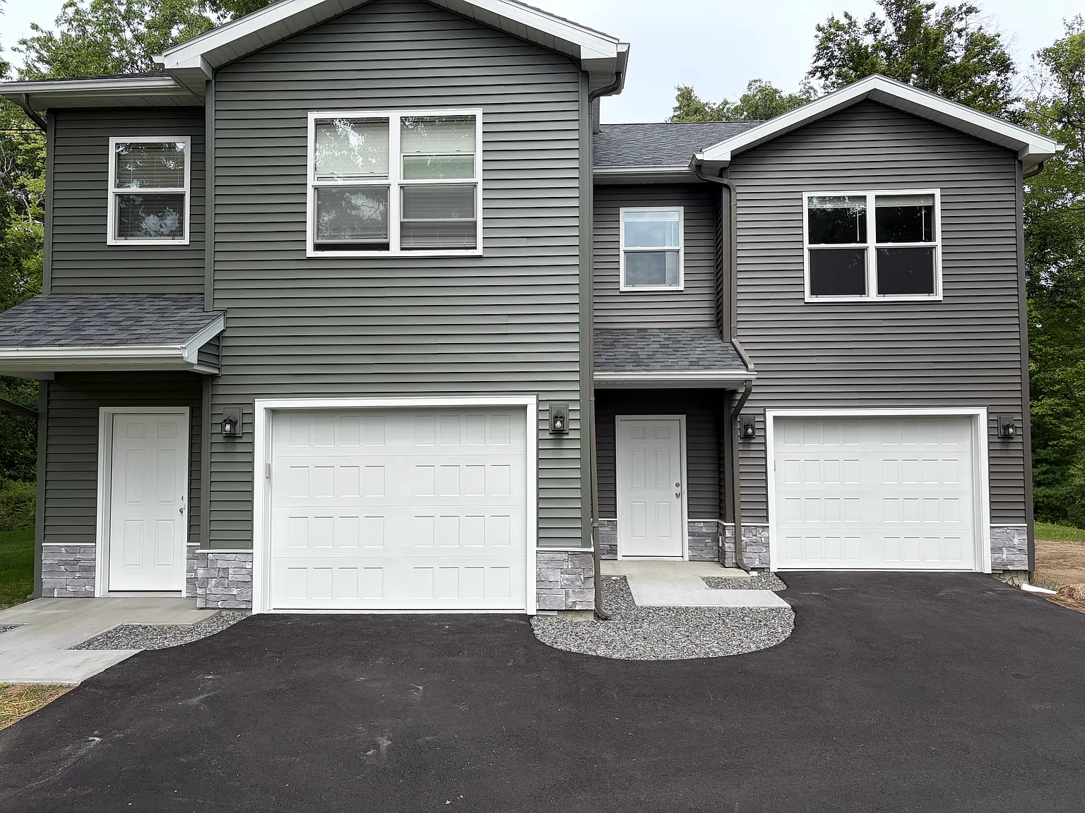 3 bed, 2.5 bath, $2,350 — Photo 3