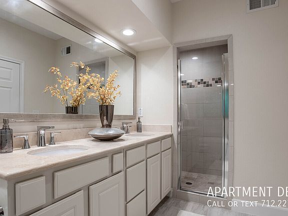 3rd image of 15206 Memorial Dr #927