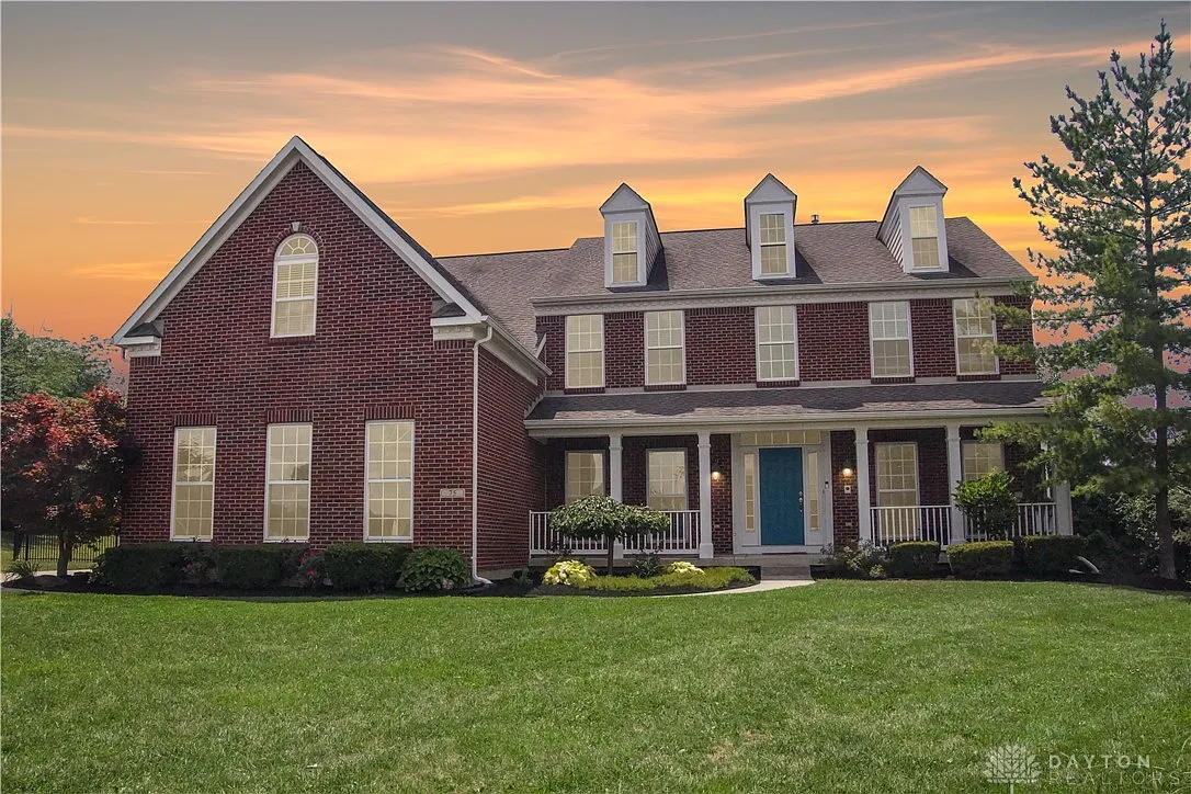 75 Martin Ln photo 1