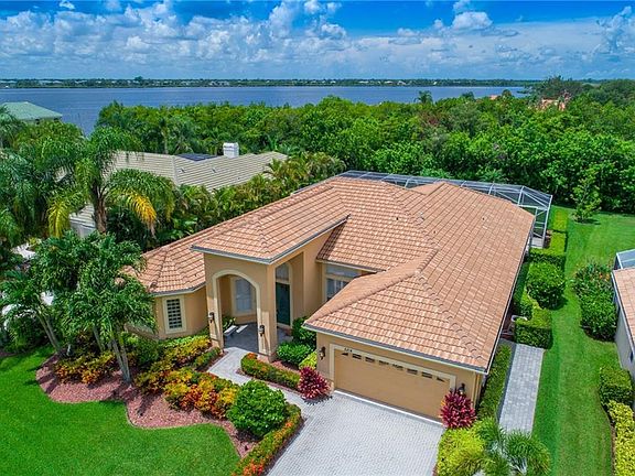 3rd image of 3214 SE Braemar Way