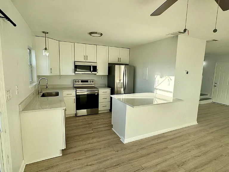 8003 Beach Dr #A — Photo 2