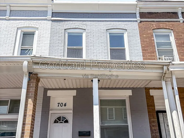 704 N Curley St — Photo 1