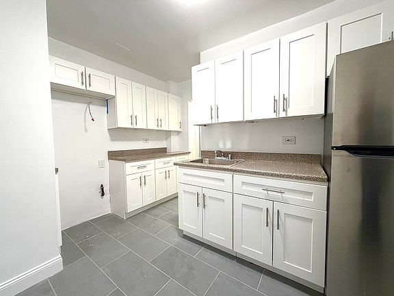 5th image of 1355 E 18th St #Le