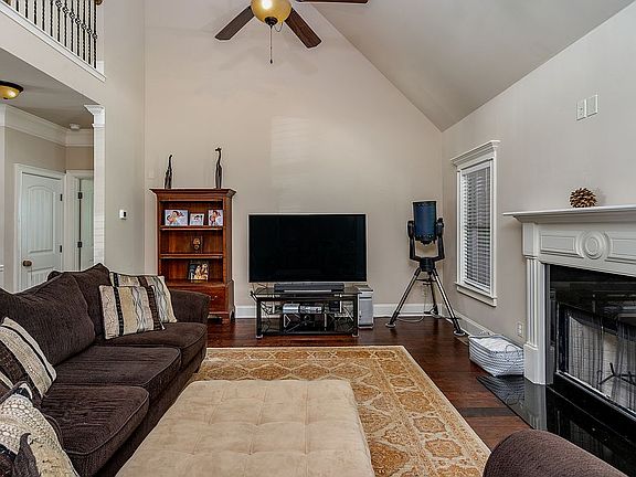 2nd image of 6005 Crofton Ct
