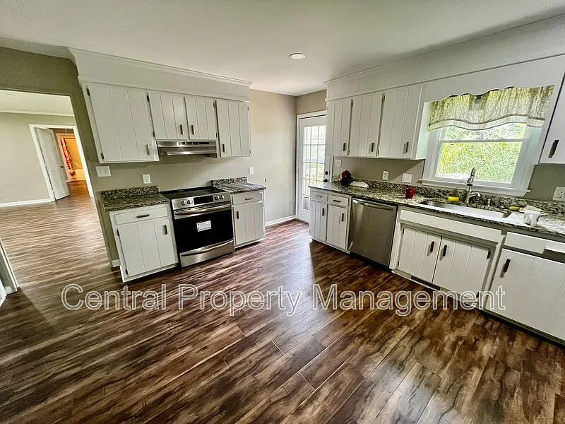 3 bed, 2.0 bath, 1508 sqft, $1,695 — Photo 3