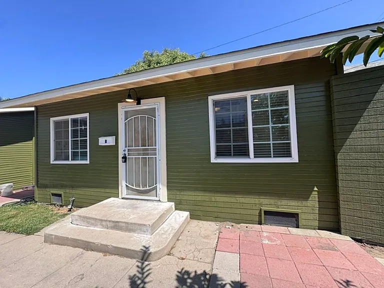 1600 Sherman Pl — Photo 8