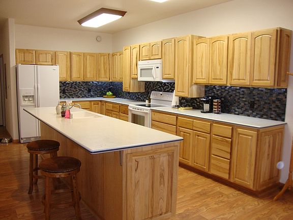 3rd image of 3280 Craft Ave