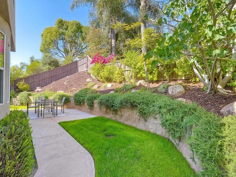 6890 Camino De Amigos — Photo 26